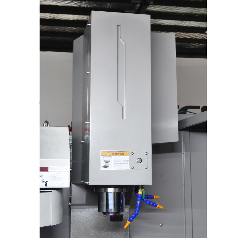 CENTRO-DE-MAQUINAGEM-VERTICAL-VMC600L-4
