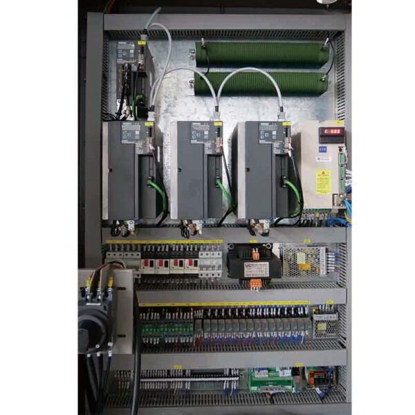 CENTRO-DE-MAQUINAGEM-VERTICAL-VMC1160L-7