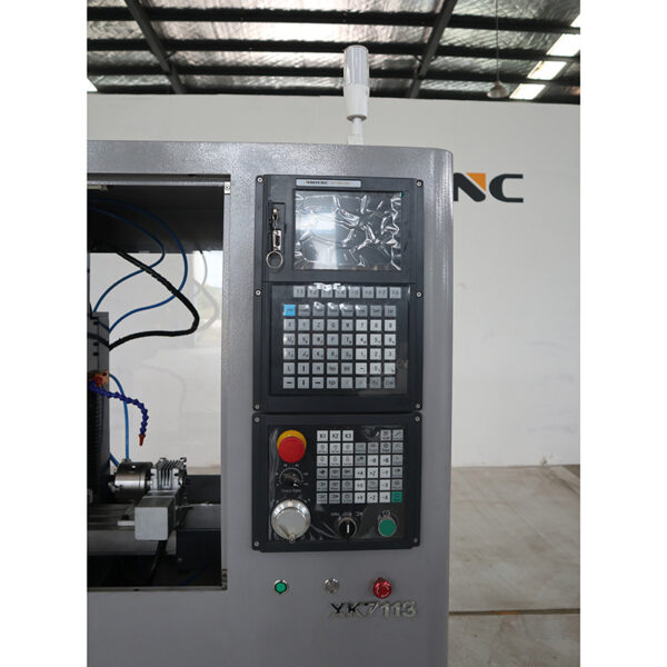 FRESADORA-CNC-XK7113D-2