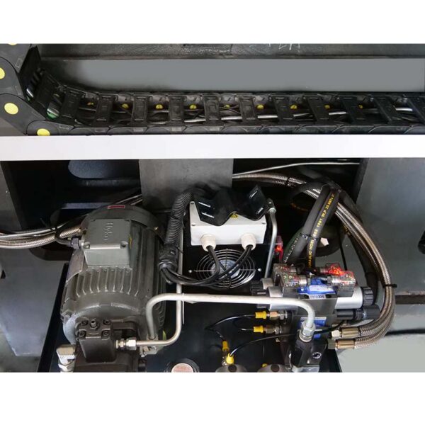 CENTRO-DE-USINAGEM-CNC-DE-TORNEAMENTO-E-FRESAGEM-TX600-9