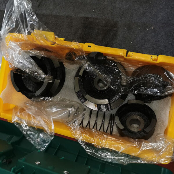 Máquina-de-torno-de-disco-de-travão-C9370C-6