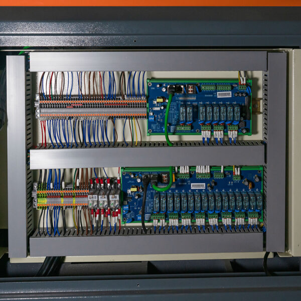 TORNO-CNC-TIPO-SUÍÇO-B1305-8