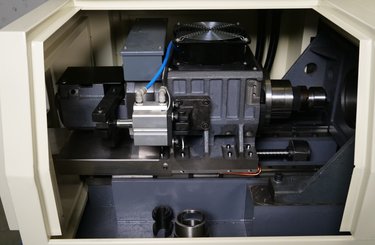 TORNO-CNC-TIPO-SUÍÇO-CK203-6-375x245