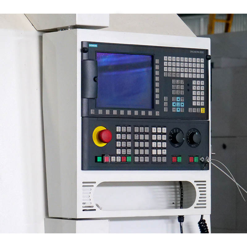 TORNO-CNC-de-BANDA-PLANA-1