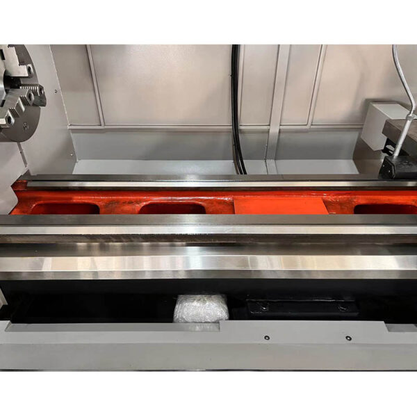 TORNO-CNC-de-BANDA-PLANA-CK6180-3