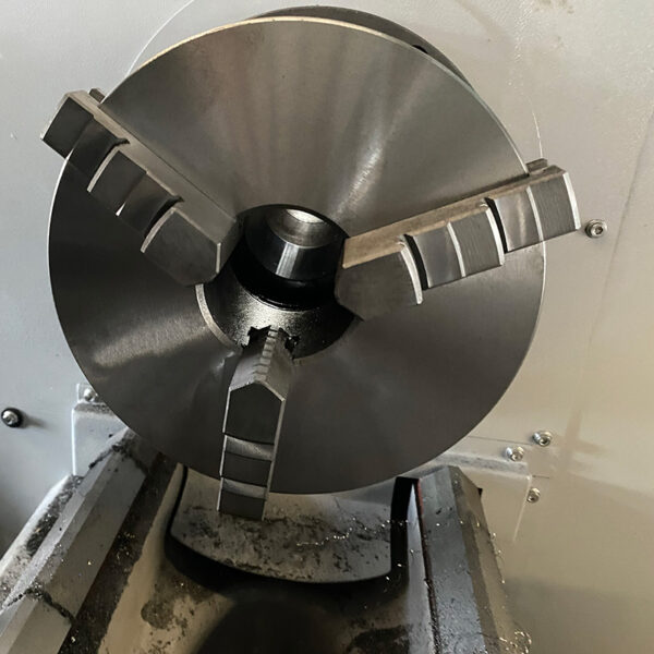 TORNO-CNC-de-BANDA-PLANA-CK6432-2