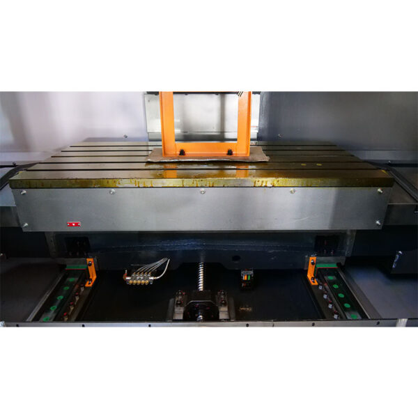 Centro-de-Usinagem-Vertical-CNC-de-5-Eixos-VMC1160B-4