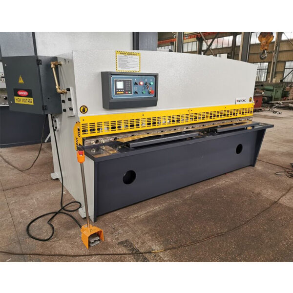 Máquina-de-Corte-Guilhotina-Hidráulica-QC12Y-6X2500-04