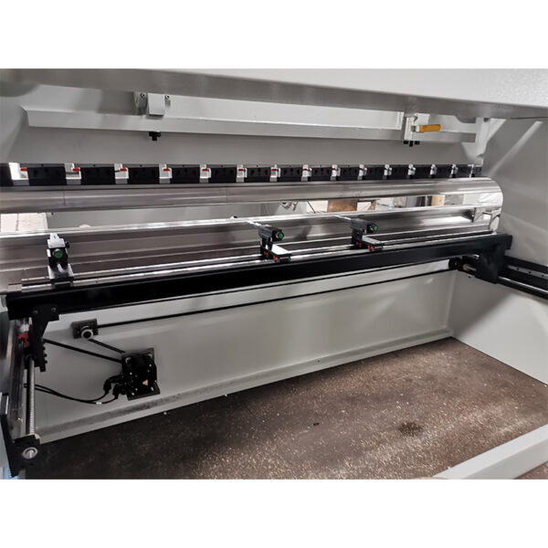 Máquina-de-Corte-Guilhotina-Hidráulica-QC12Y-6X2500-3