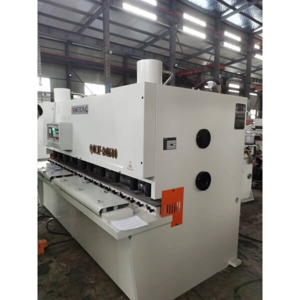 QC11Y-8X2500-Guilhotina-Hidráulica-3
