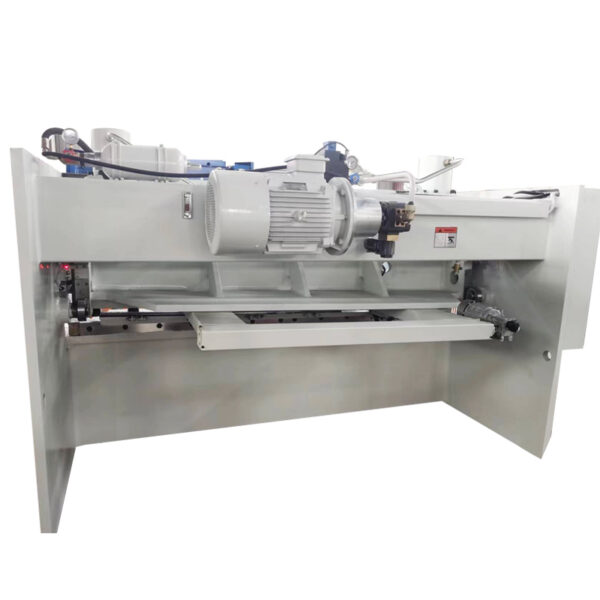 QC11Y-8X2500-Guilhotina-Hidráulica-3