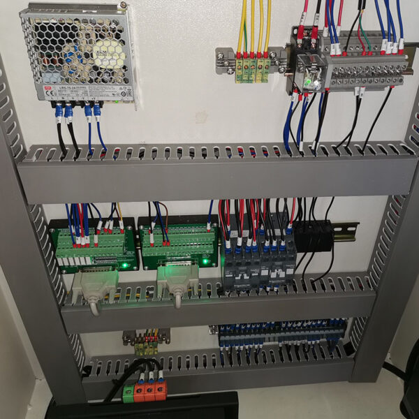 M42-I-Torno-CNC-Multifuncional-para-Torneamento-e-Fresagem-de-Componentes-Metálicos-Industriais-de-Fornecedor-Confiável-5