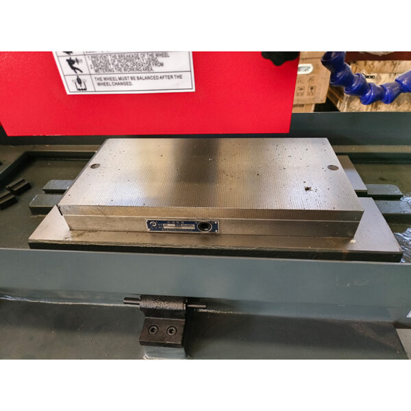 Máquina-Retificadora-Plana-de-alta-Qualidade-e-Tamanho-Pequeno-M820-para-Metal-5