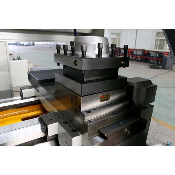 Máquina-de-Torneamento-de-Rosca-para-Tubos-CNC-QK1319-3