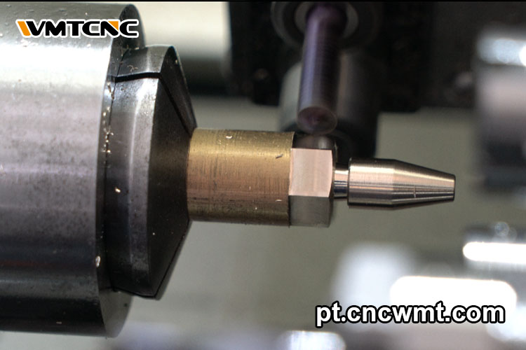 Maquinação-de-Componentes-de-Hardware-em-Tornos-CNC