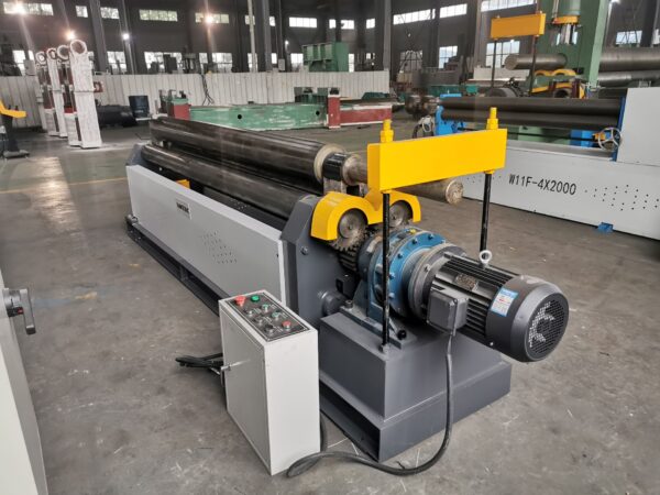 Máquina-de-Rolo-Industrial-W11-8x2500-Máquina-de-Rolos-para-Dobragem-Pesada-para-Chapas-Metálicas-2