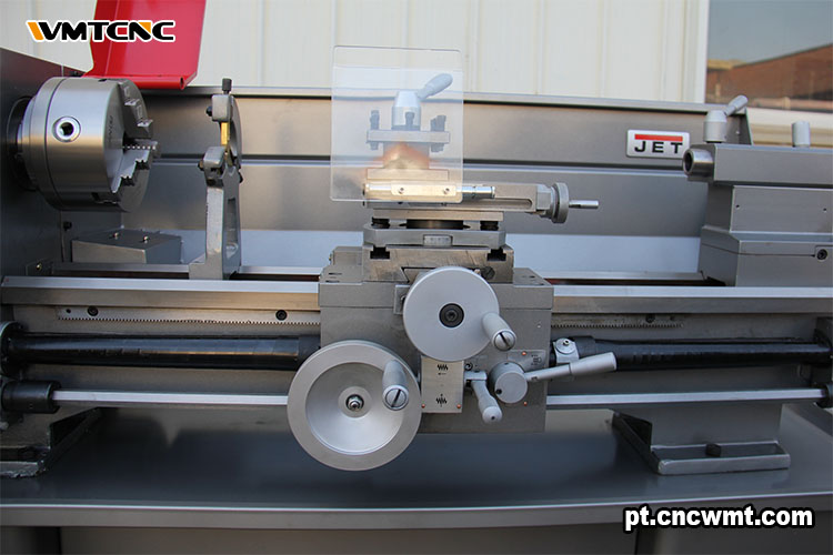 O-que-é-um-fuso-de-avanço-de-torno